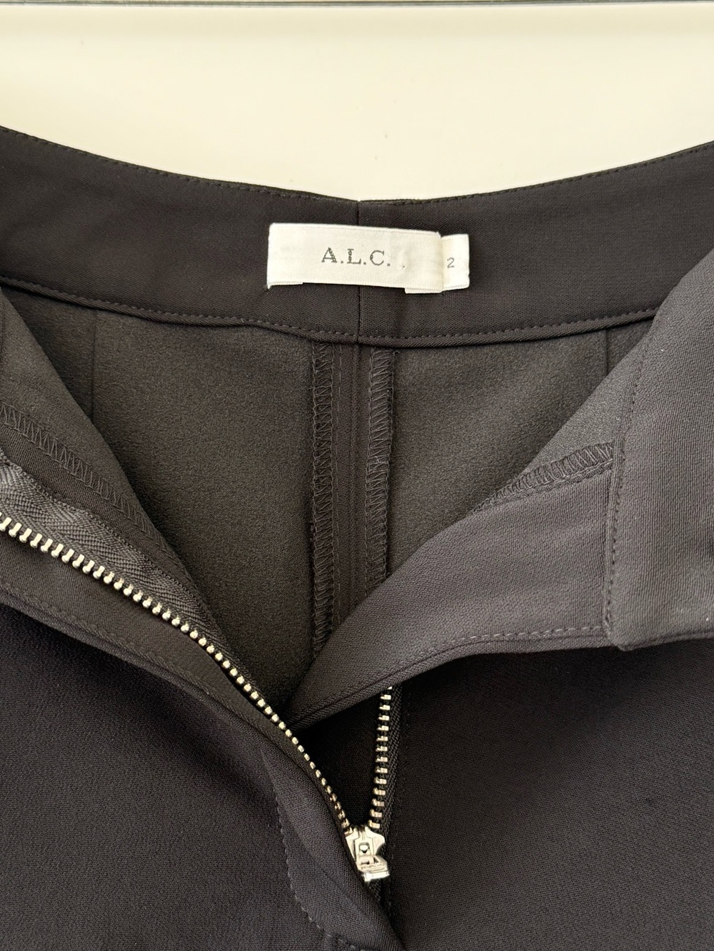 NWOT A.L.C. Lucas Mid Rise Scalloped Mini Shorts with Pockets Black Size 2 - Picture 7 of 10
